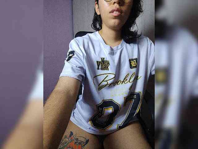 skinny333 webcam