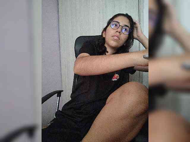 skinny333 webcam