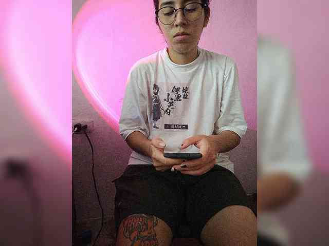 skinny333 webcam