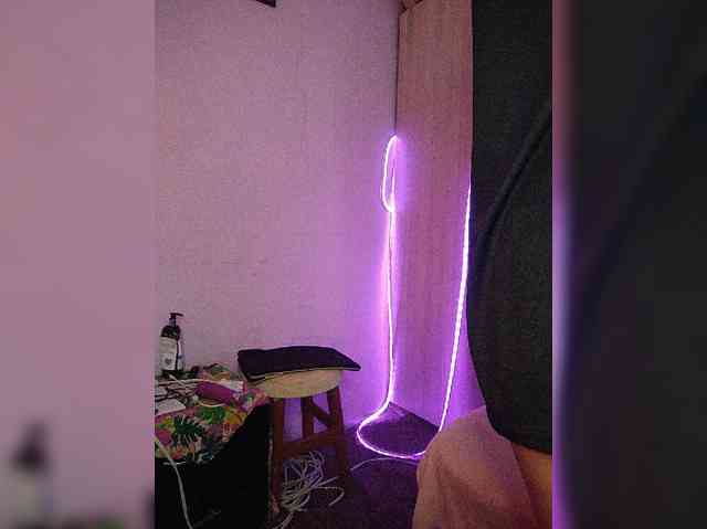 skinny333 webcam
