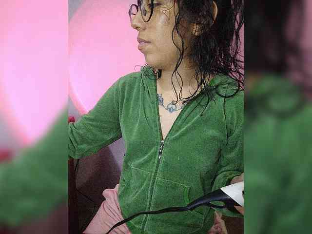 skinny333 Live Webcam on BongaCams