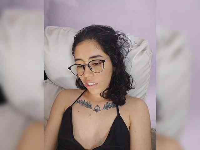 skinny333 webcam