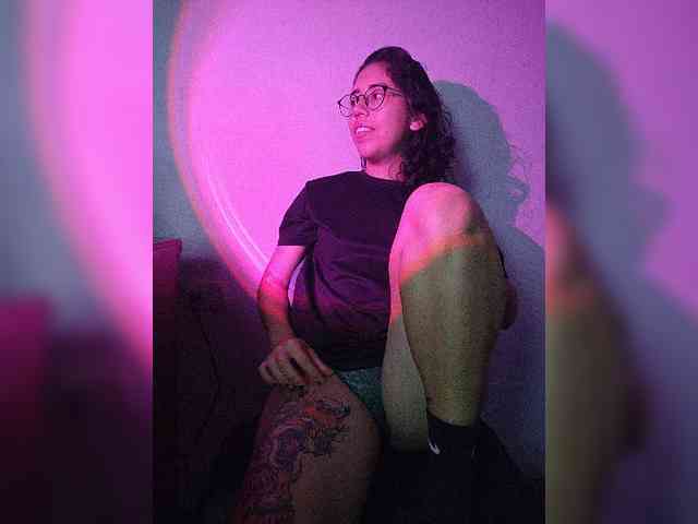 skinny333 webcam