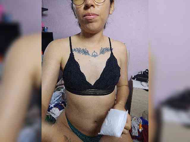 skinny333 webcam