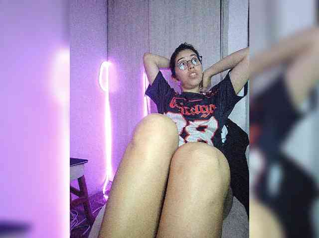 skinny333 webcam