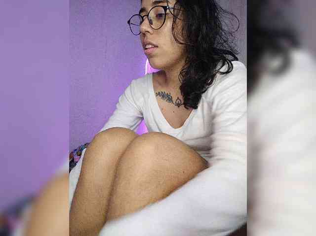 skinny333 webcam