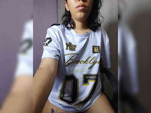 skinny333 webcam