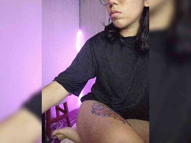 skinny333 webcam