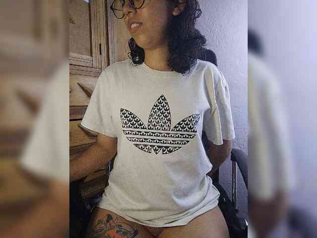 skinny333 webcam