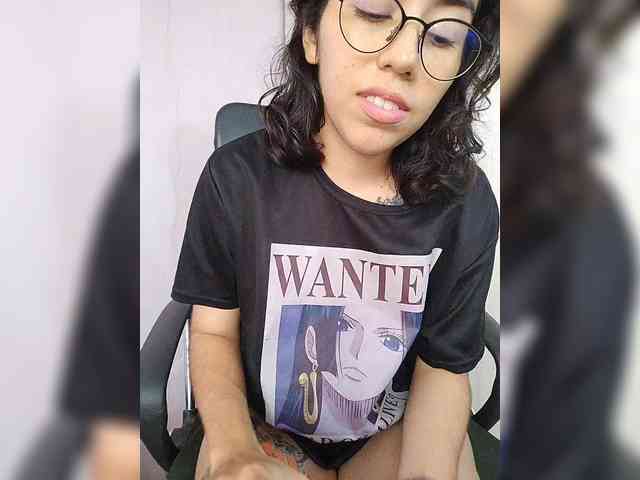 skinny333 webcam
