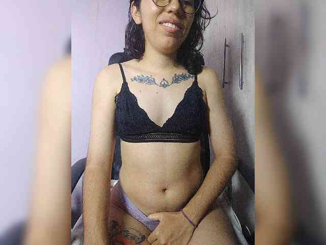 skinny333 webcam