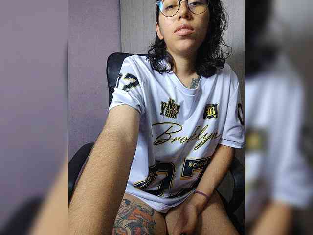 skinny333 webcam