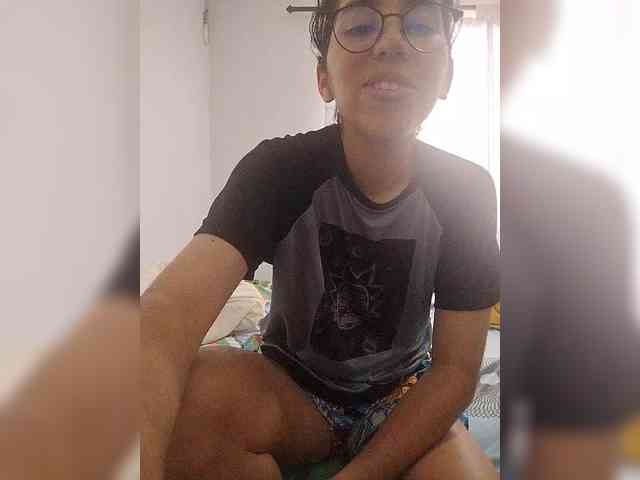 skinny333 webcam