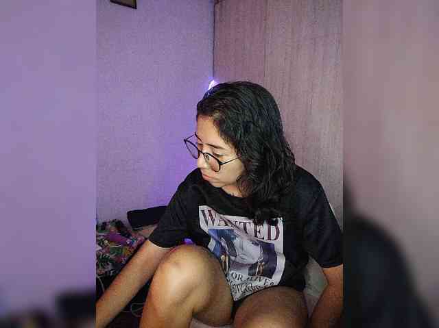 skinny333 webcam