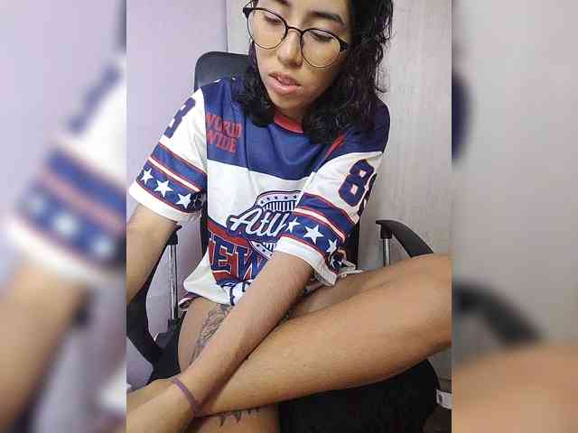 skinny333 webcam