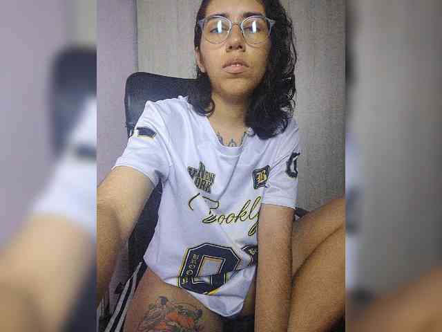 skinny333 webcam
