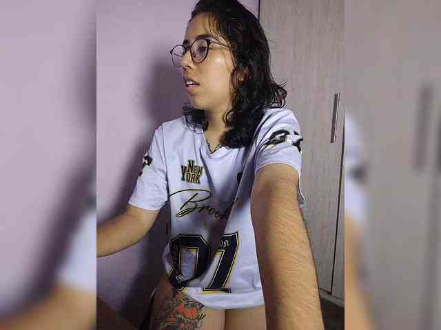 skinny333 webcam