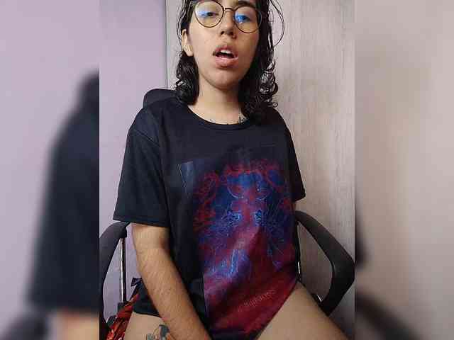 skinny333 webcam