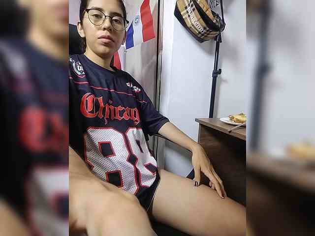 skinny333 webcam