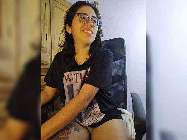 skinny333 webcam