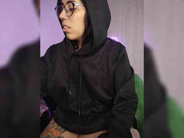 skinny333 webcam