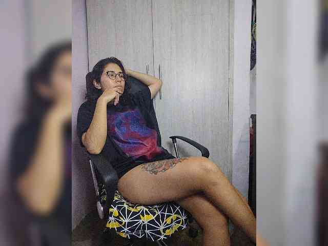 skinny333 webcam