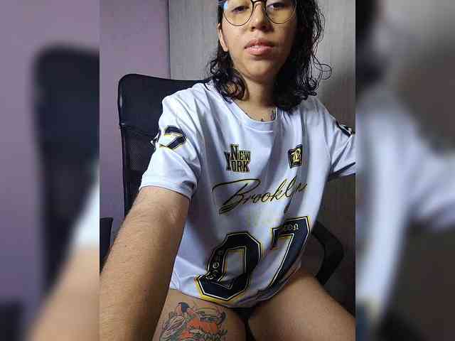 skinny333 webcam