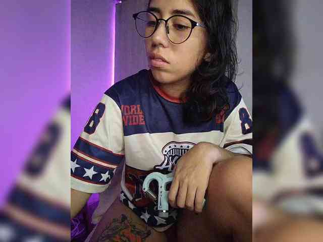 skinny333 webcam