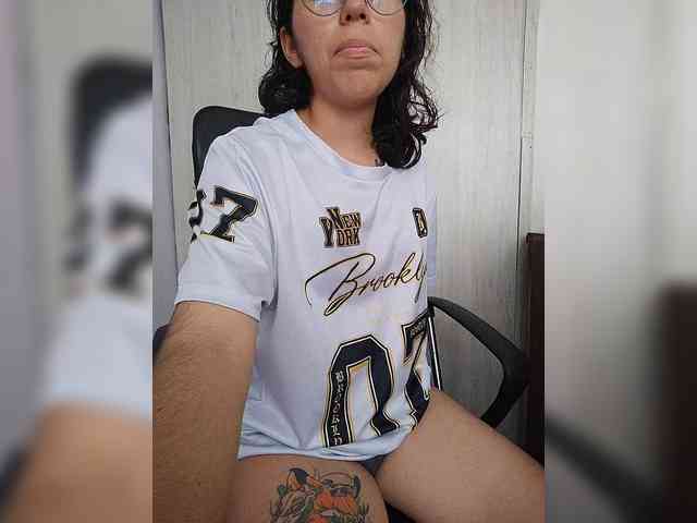 skinny333 webcam