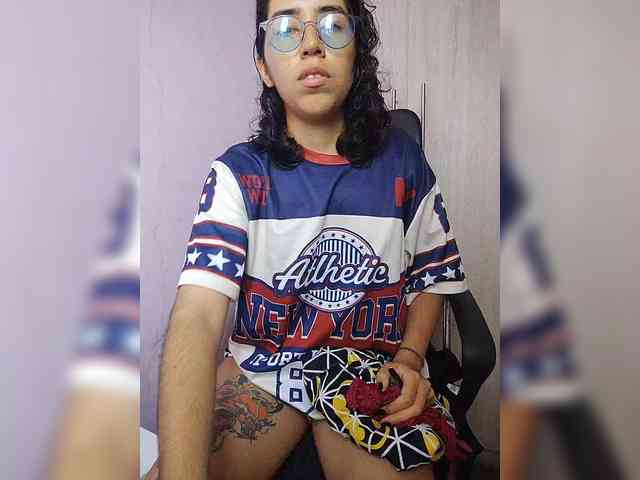 skinny333 webcam
