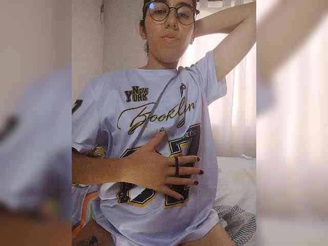 skinny333 webcam