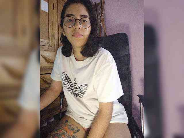skinny333 webcam