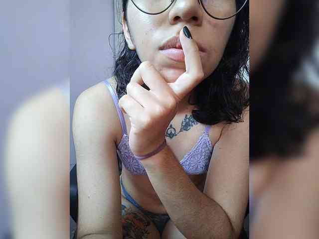 skinny333 webcam