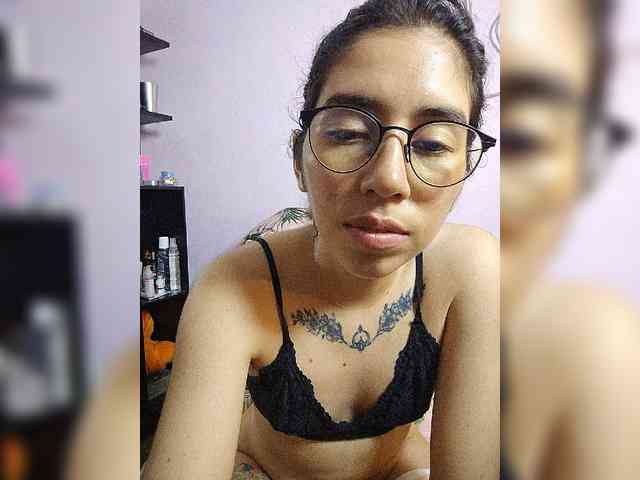 skinny333 webcam