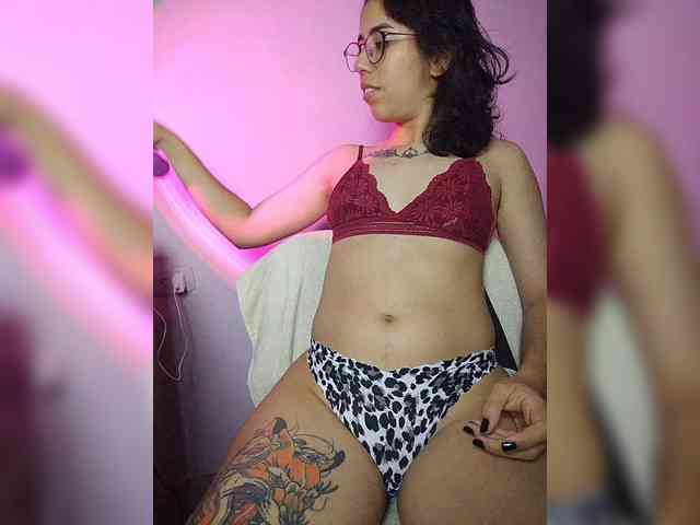 skinny333 webcam