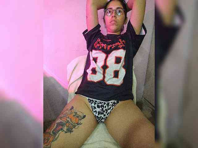 skinny333 webcam