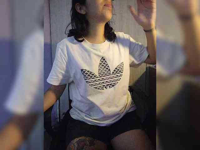 skinny333 webcam