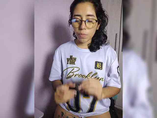 skinny333 webcam