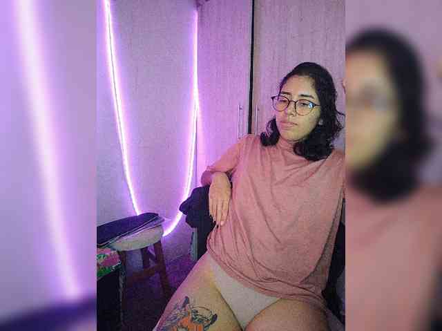 skinny333 webcam