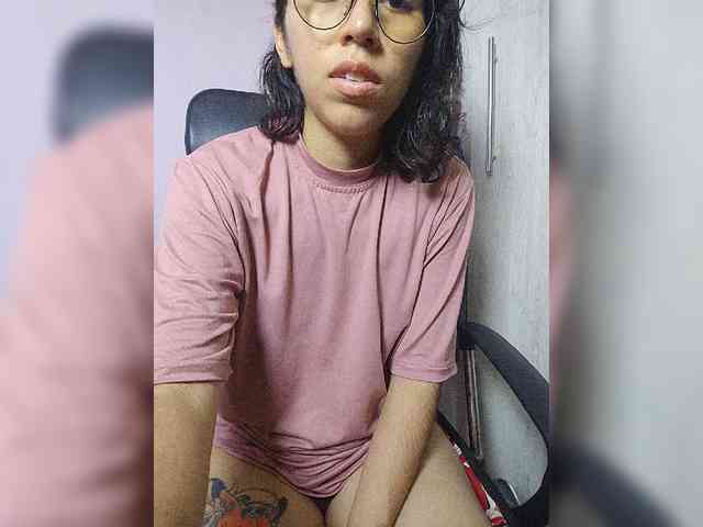 skinny333 webcam