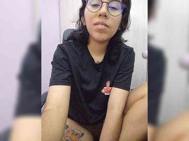 skinny333 webcam