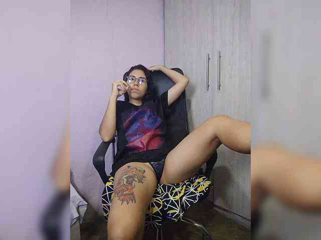 skinny333 webcam