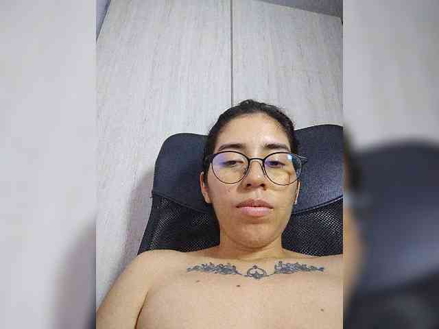 skinny333 webcam