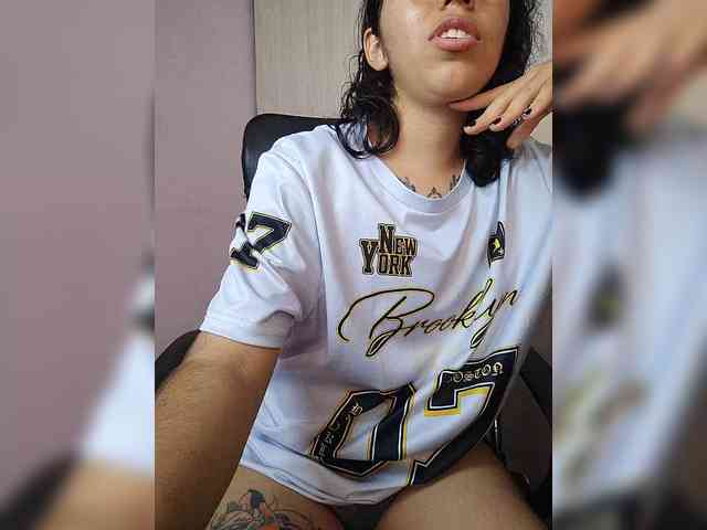 skinny333 webcam