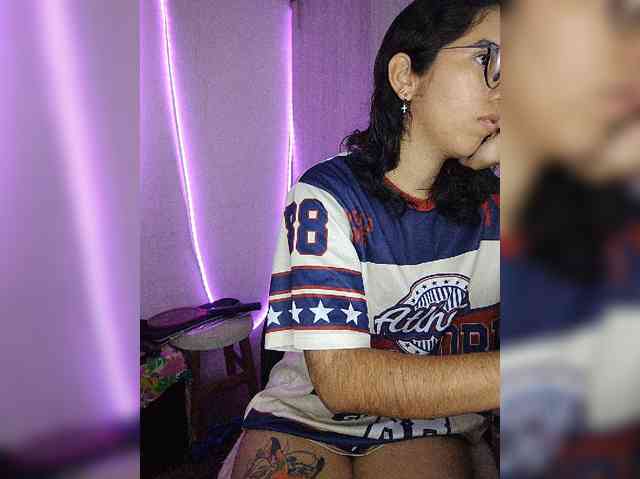 skinny333 webcam