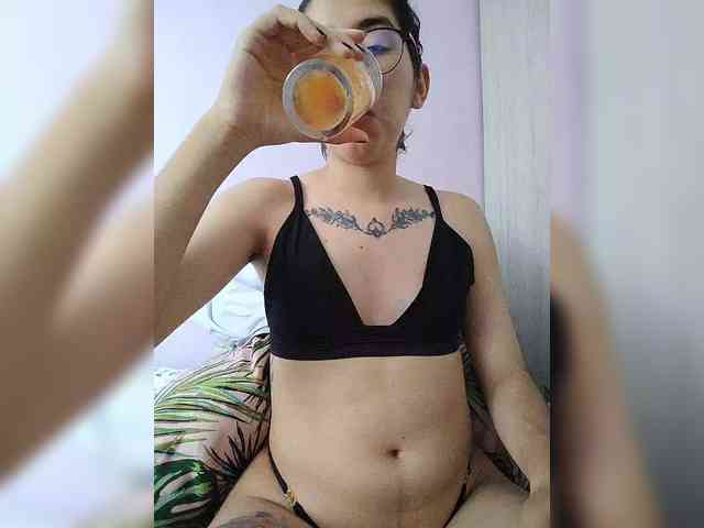 skinny333 webcam