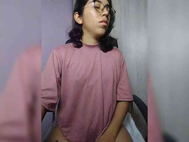 skinny333 webcam