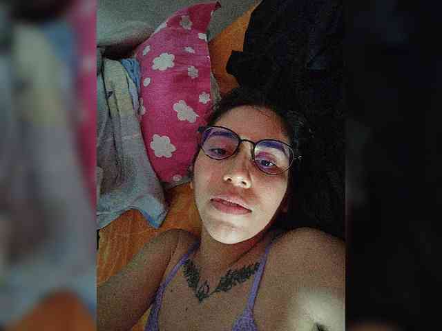 skinny333 webcam