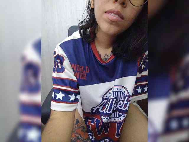 skinny333 webcam