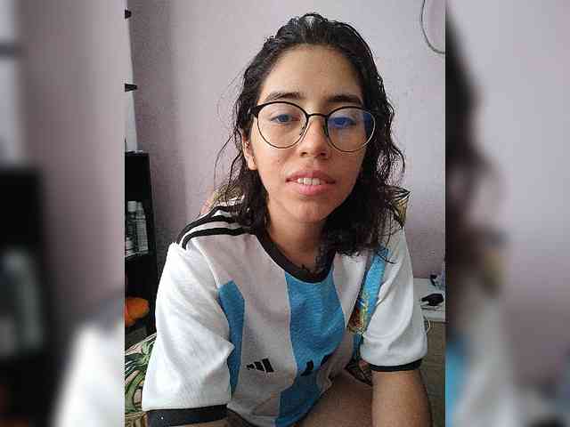 skinny333 webcam